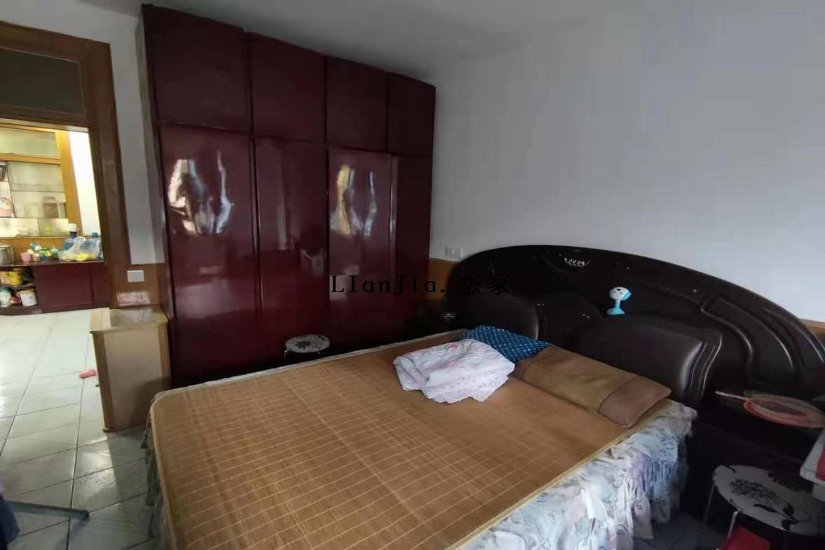 公园社区(青山小区) 2室1厅1卫 30.8万 公园社区(青山小区) 2室1厅1卫 30.8万客厅