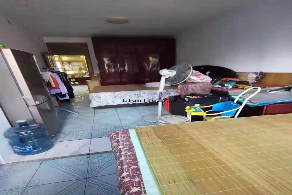 公园社区(青山小区) 2室1厅1卫 30.8万 公园社区(青山小区) 2室1厅1卫 30.8万客厅