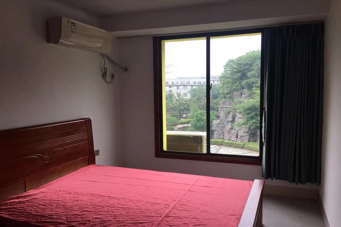 虎形山社区  4室2厅1卫   1200.00元/月室内图