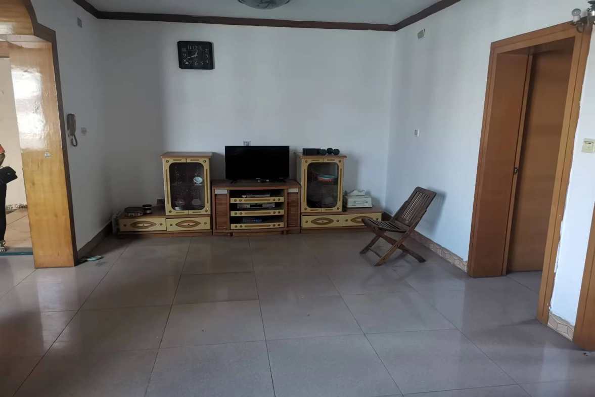 奶牛山小区  2室2厅1卫    35.8万 奶牛山小区  2室2厅1卫    35.8万室内图