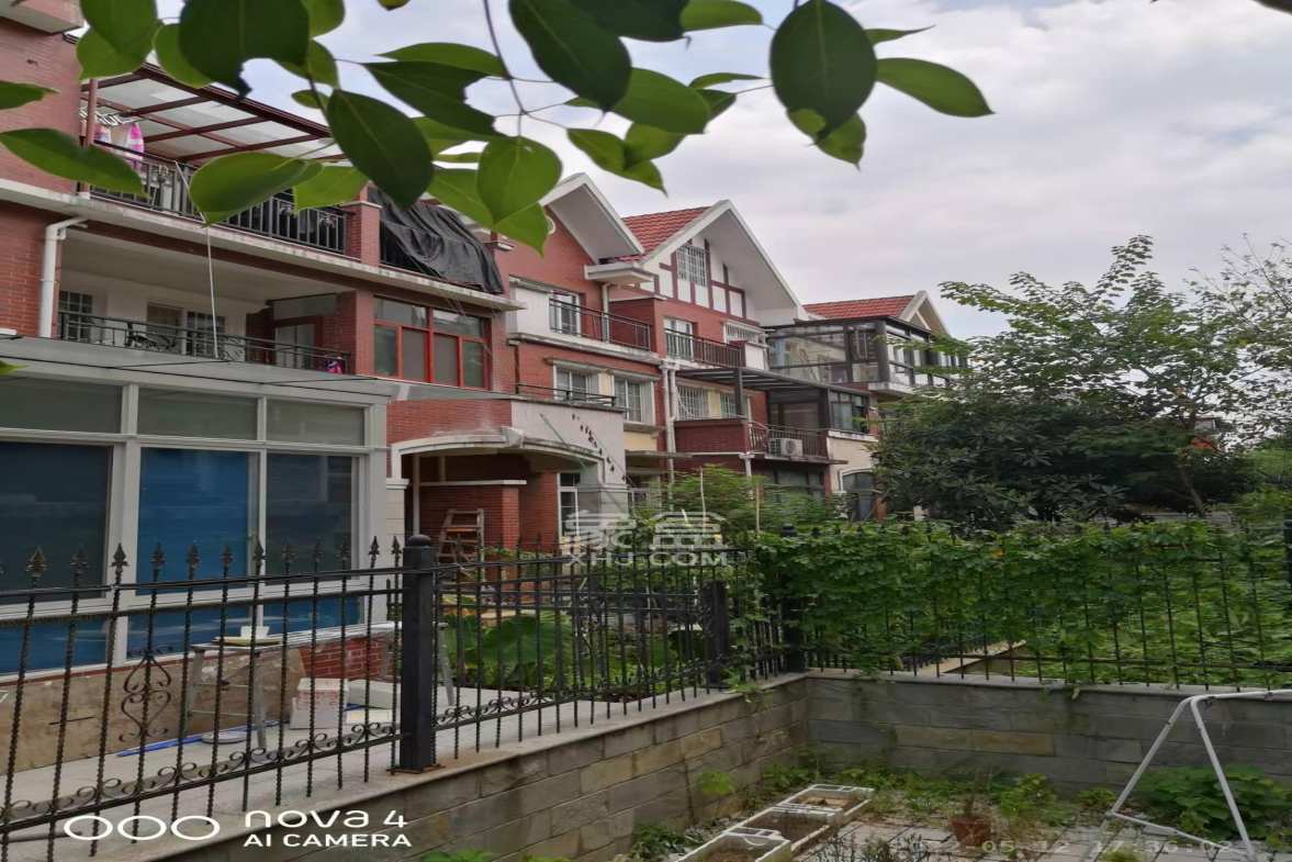 山水英伦  6室2厅2卫    3500.0元/月 山水英伦  6室2厅2卫    3500.0元/月室内图