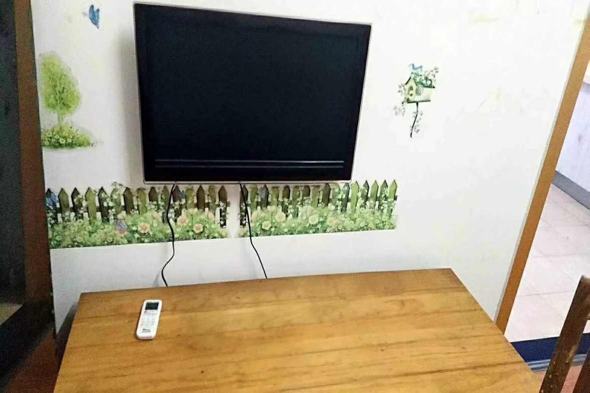 桃花里  1室1厅1卫   1200.00元/月室内图
