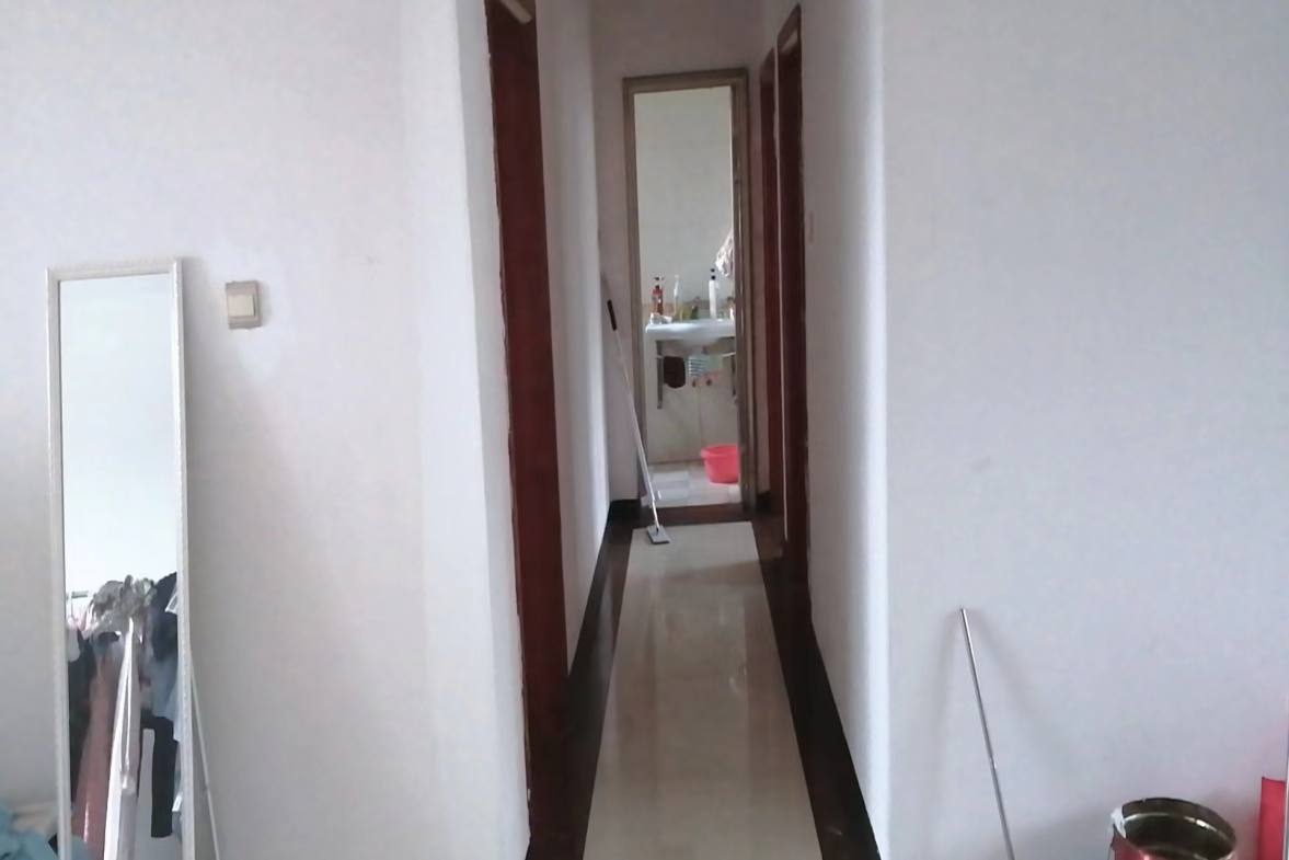 涟水新村  3室2厅2卫    72.0万客厅