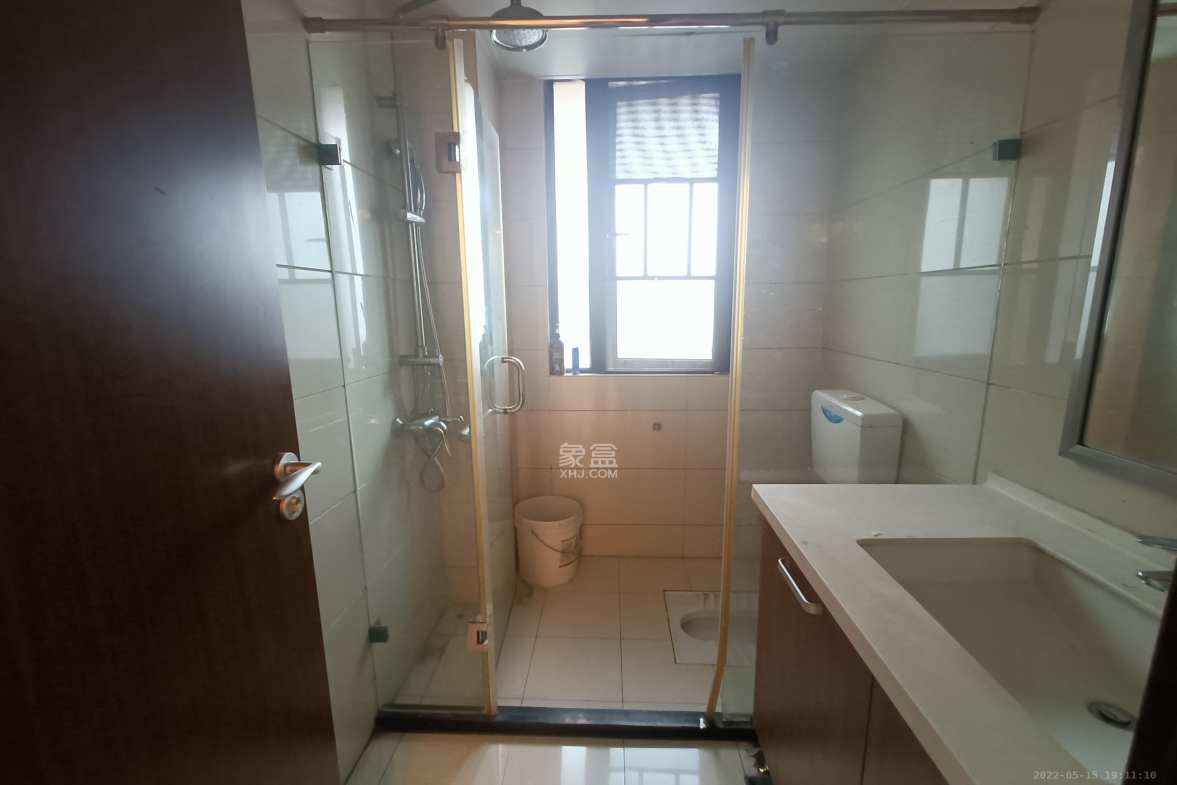 藏珑湖上国际花园 4室2厅2卫 3500.0元/月 藏珑湖上国际花园 4室2厅2卫 3500.0元/月室内图