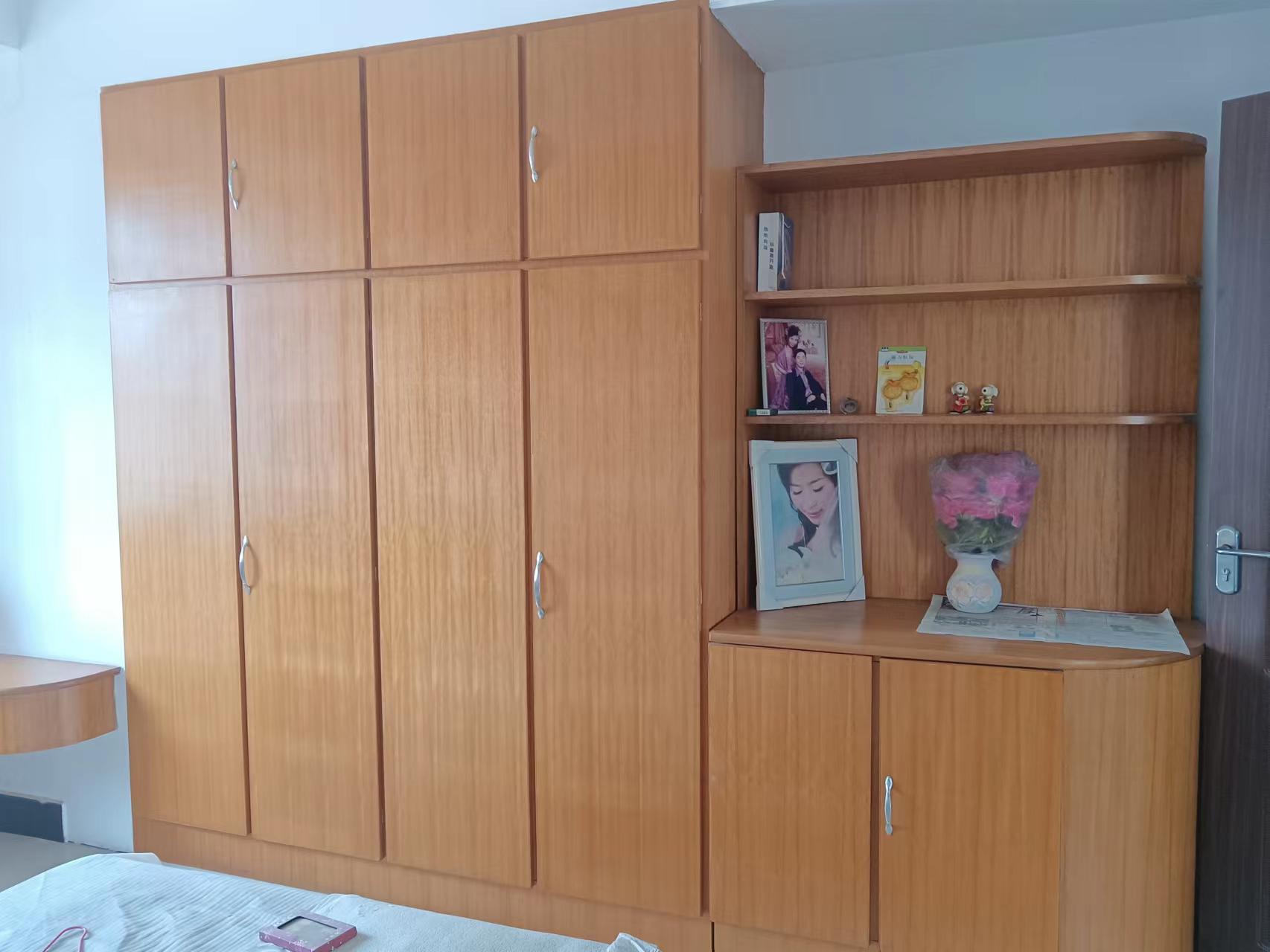 桃花仑办事处桃花仑社区  3室2厅2卫    52.8万