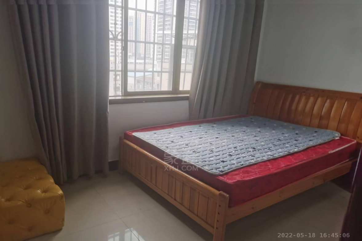 西海龙苑  3室2厅2卫    2000.0元/月室内图