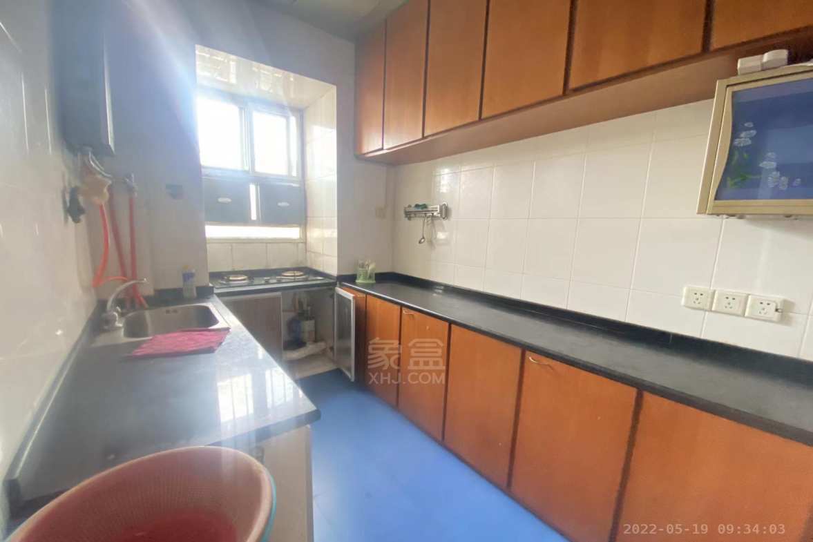 富绅花园 4室2厅2卫 1300.00元/月 富绅花园 4室2厅2卫 1300.00元/月室内图