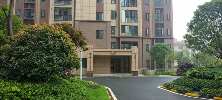 东城首府  4室2厅2卫    98.8万