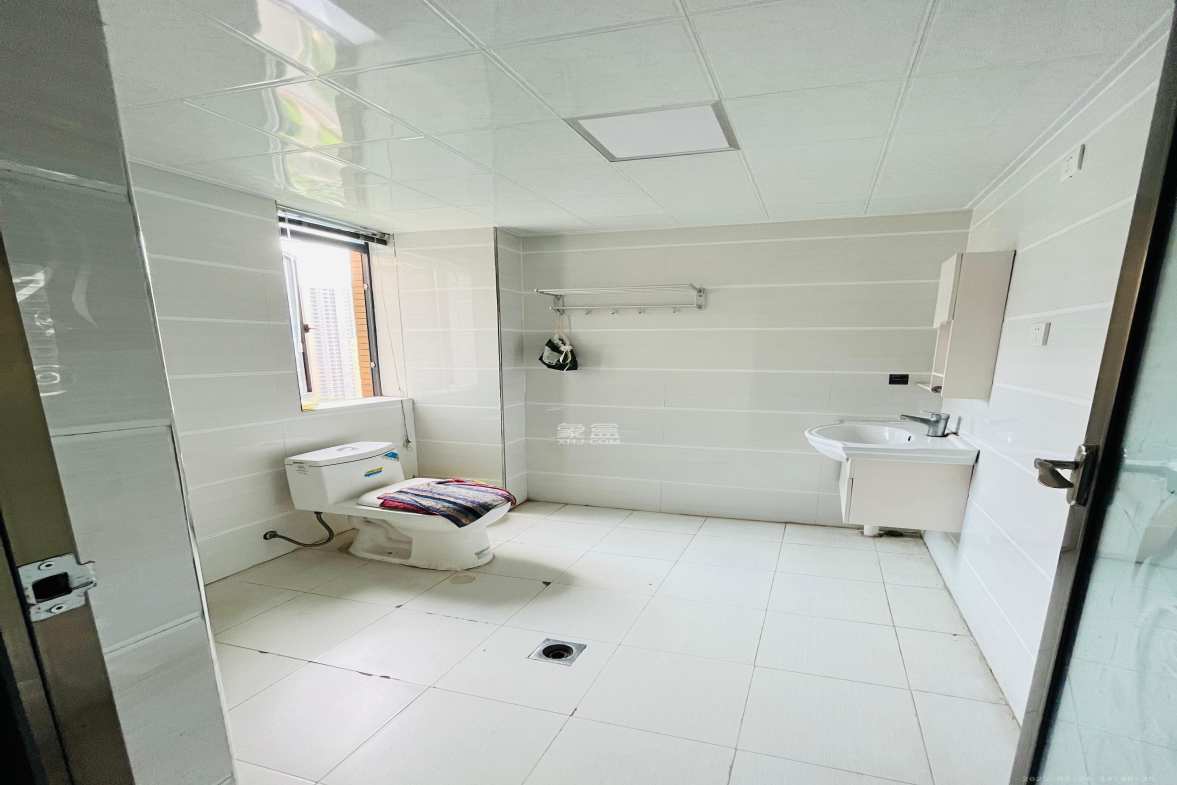 玛丽的花园(金色阳光家园) 3室2厅1卫 2100.0元/月 玛丽的花园(金色阳光家园) 3室2厅1卫 2100.0元/月室内图