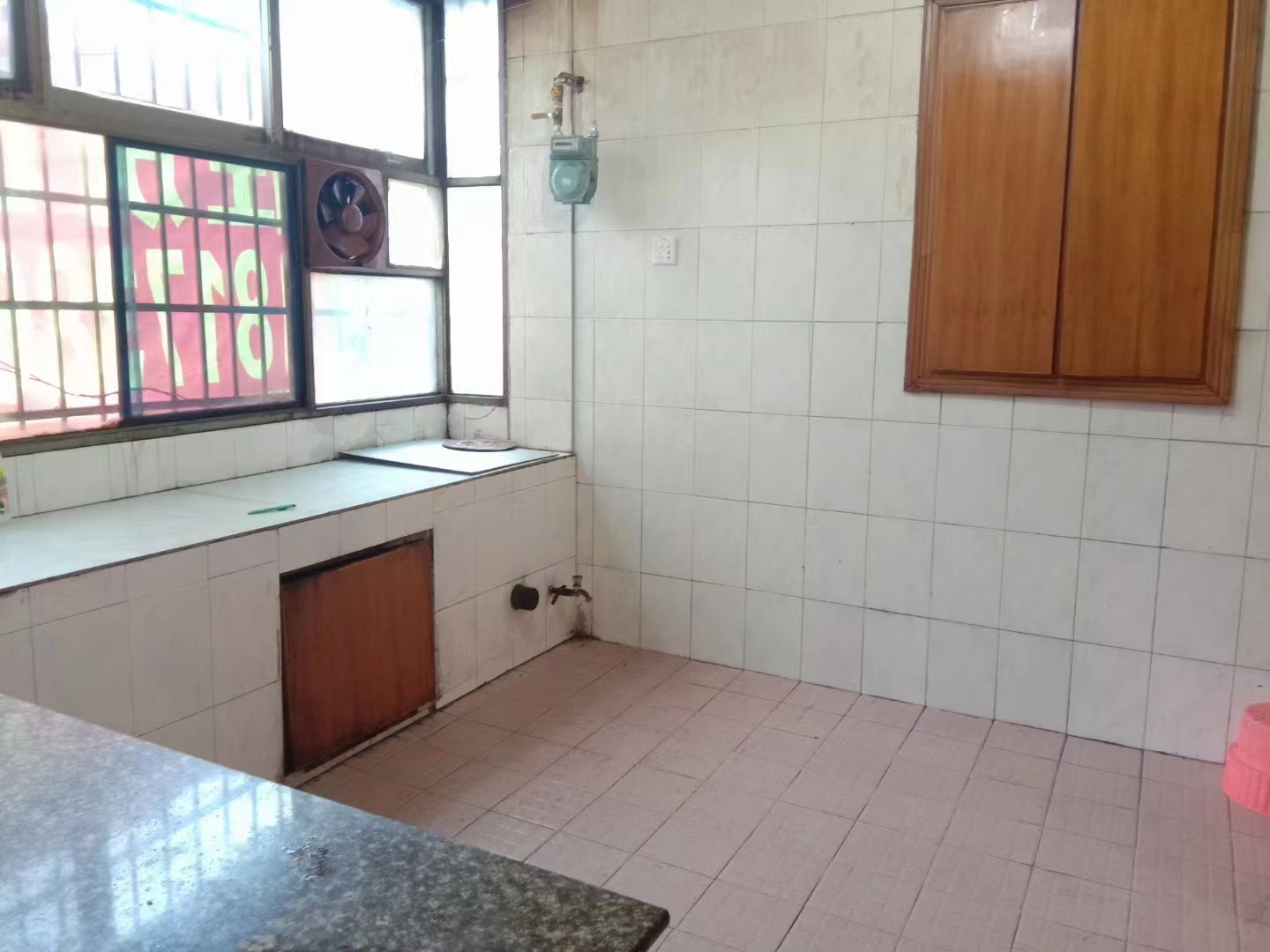 湘中农贸市场(湘怡花园)  3室1厅1卫    43.8万