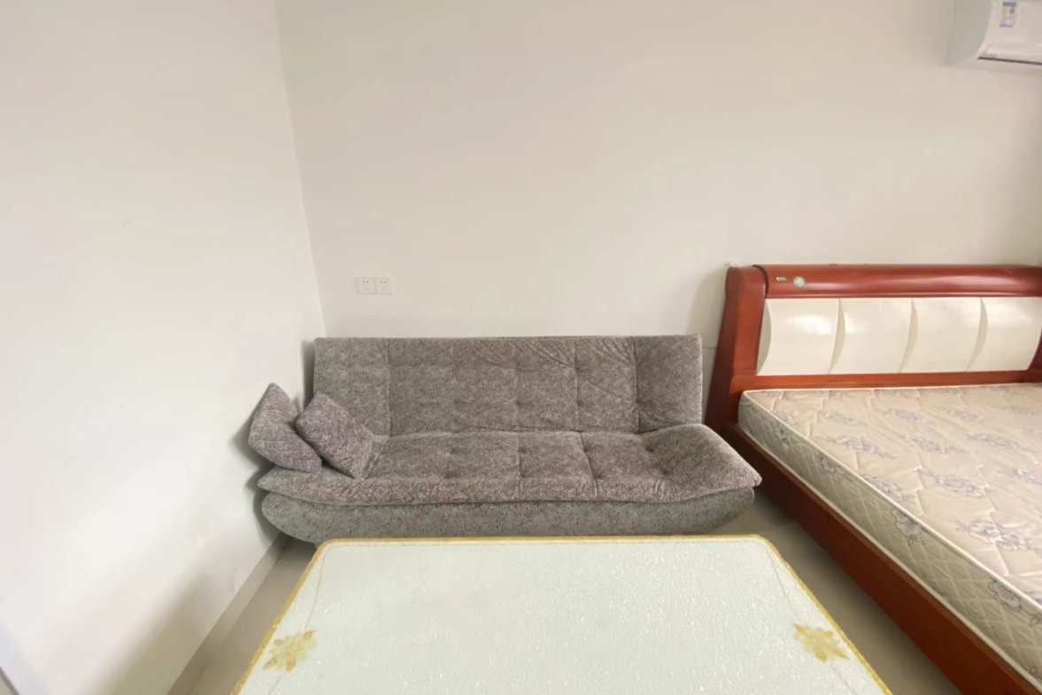 云顶上品  1室1厅1卫   1100.00元/月室内图