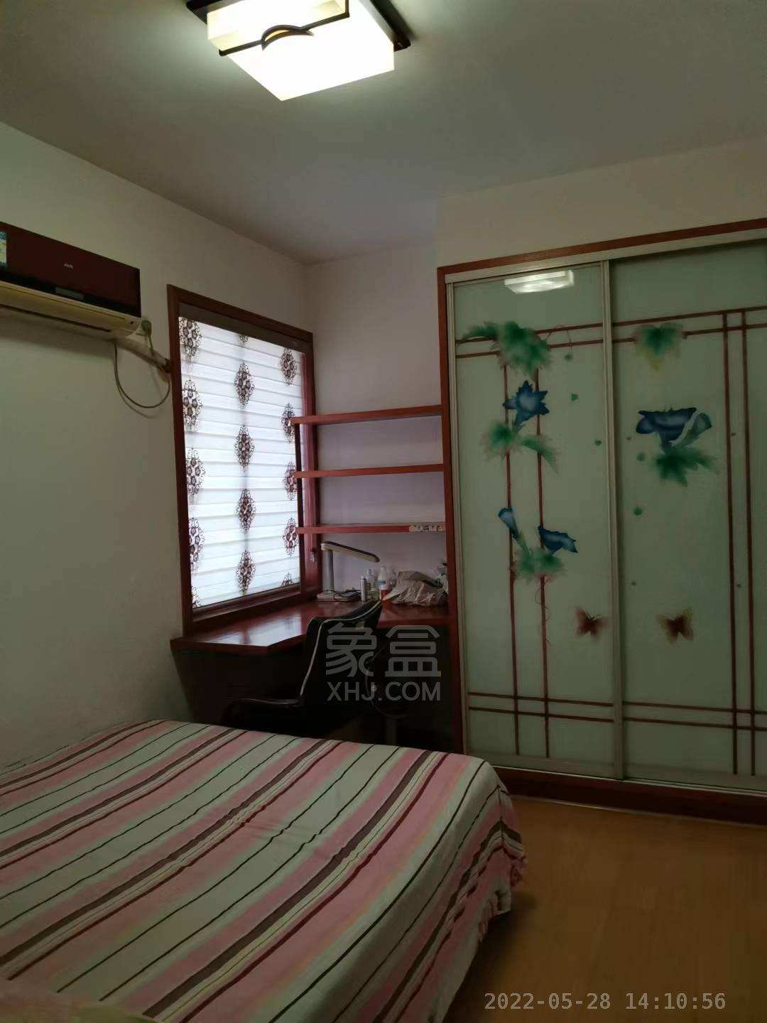 汽车城  3室2厅1卫    1500.0元/月室内图