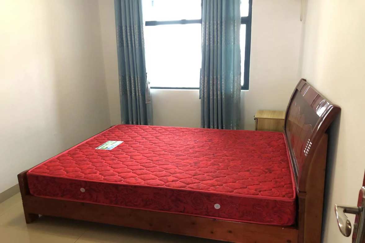大桃路鑫桃苑安置小区  3室2厅2卫   1800.00元/月室内图
