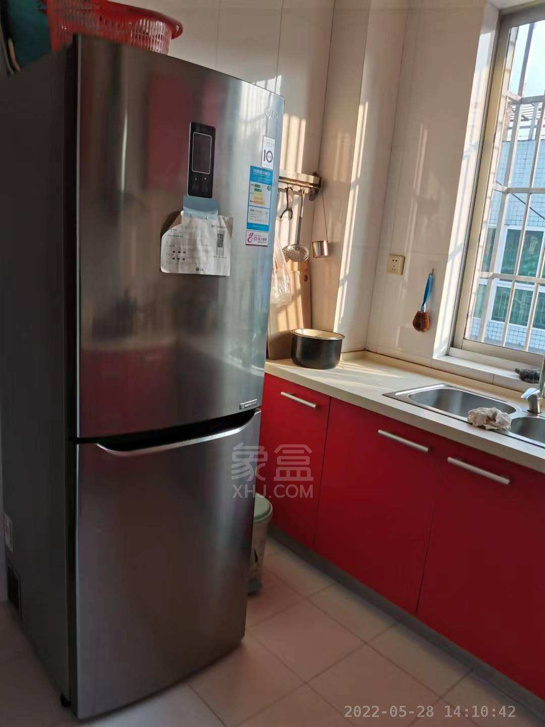 汽车城  3室2厅1卫    1500.0元/月室内图1