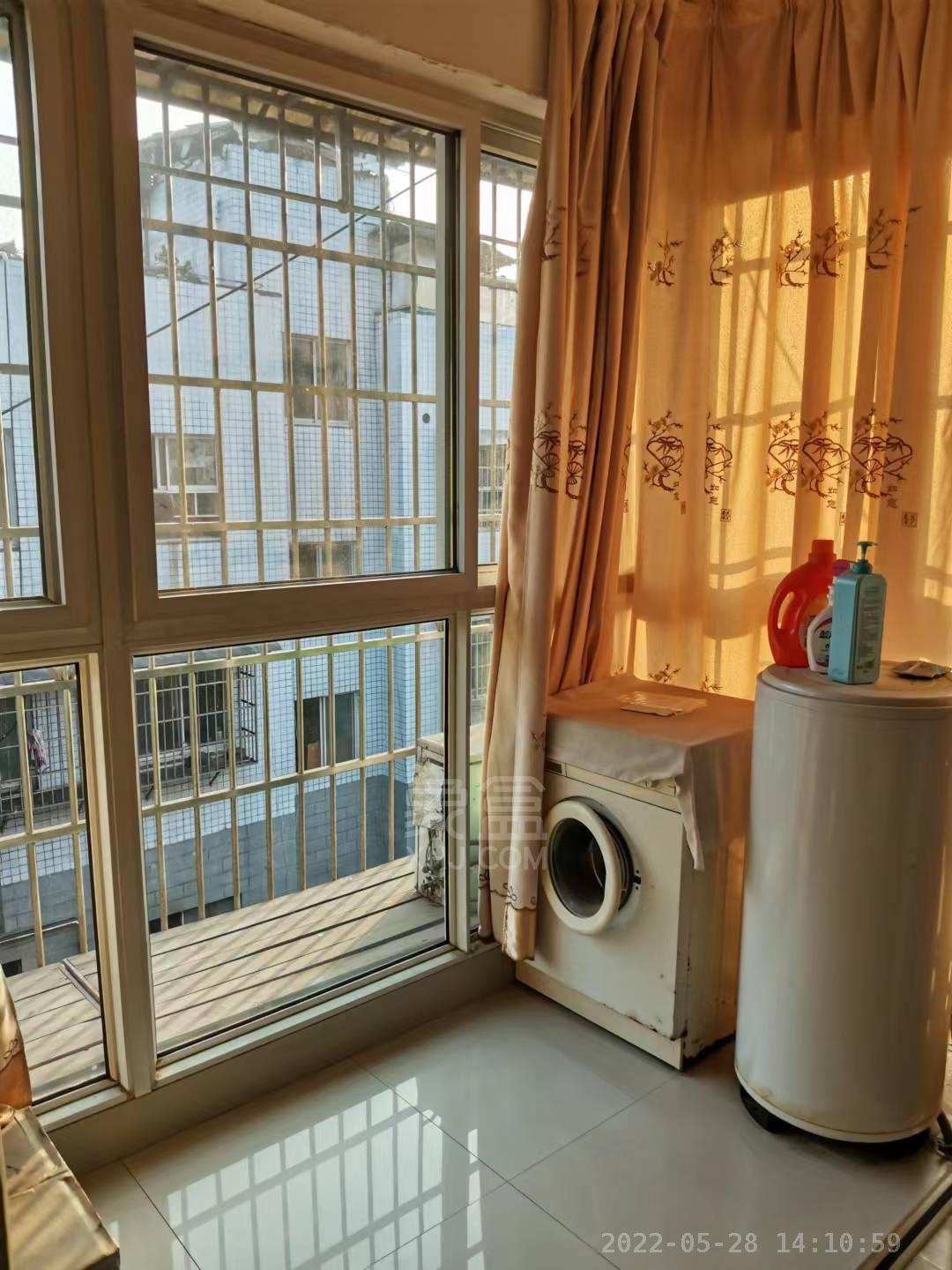 汽车城  3室2厅1卫    1500.0元/月室内图