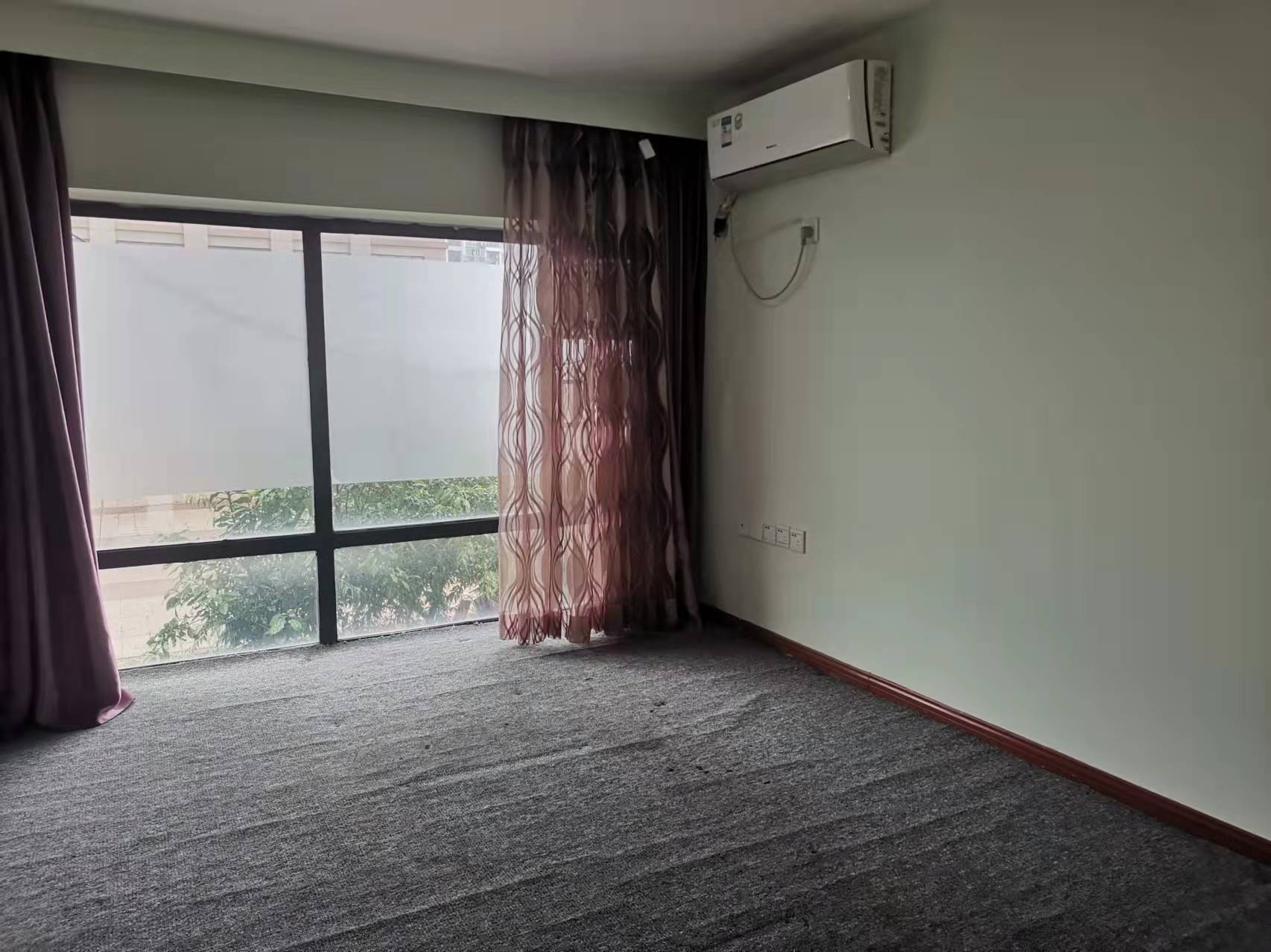 中建国际大厦  3室2厅2卫   2500.00元/月