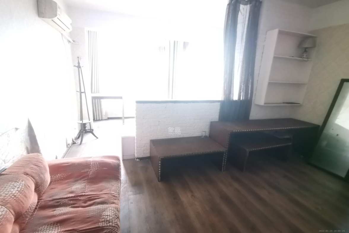 东方新世界  1室1厅1卫    1350.0元/月室内图