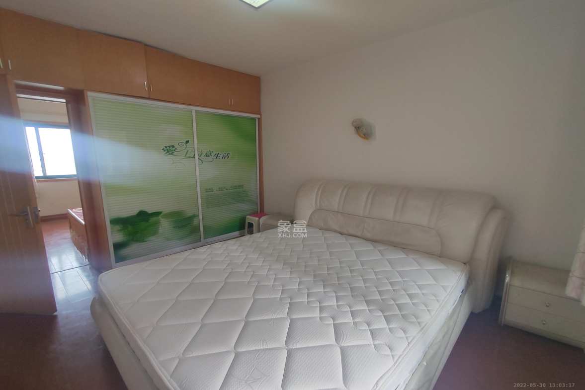 蝴蝶谷  3室2厅1卫    2000.0元/月室内图