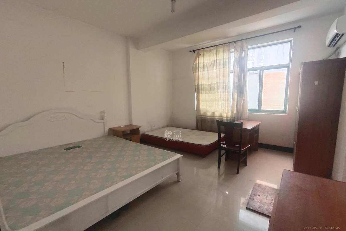 星沙国际物流园/泉星社区  3室2厅1卫    1400.0元/月 星沙国际物流园/泉星社区  3室2厅1卫    1400.0元/月室内图