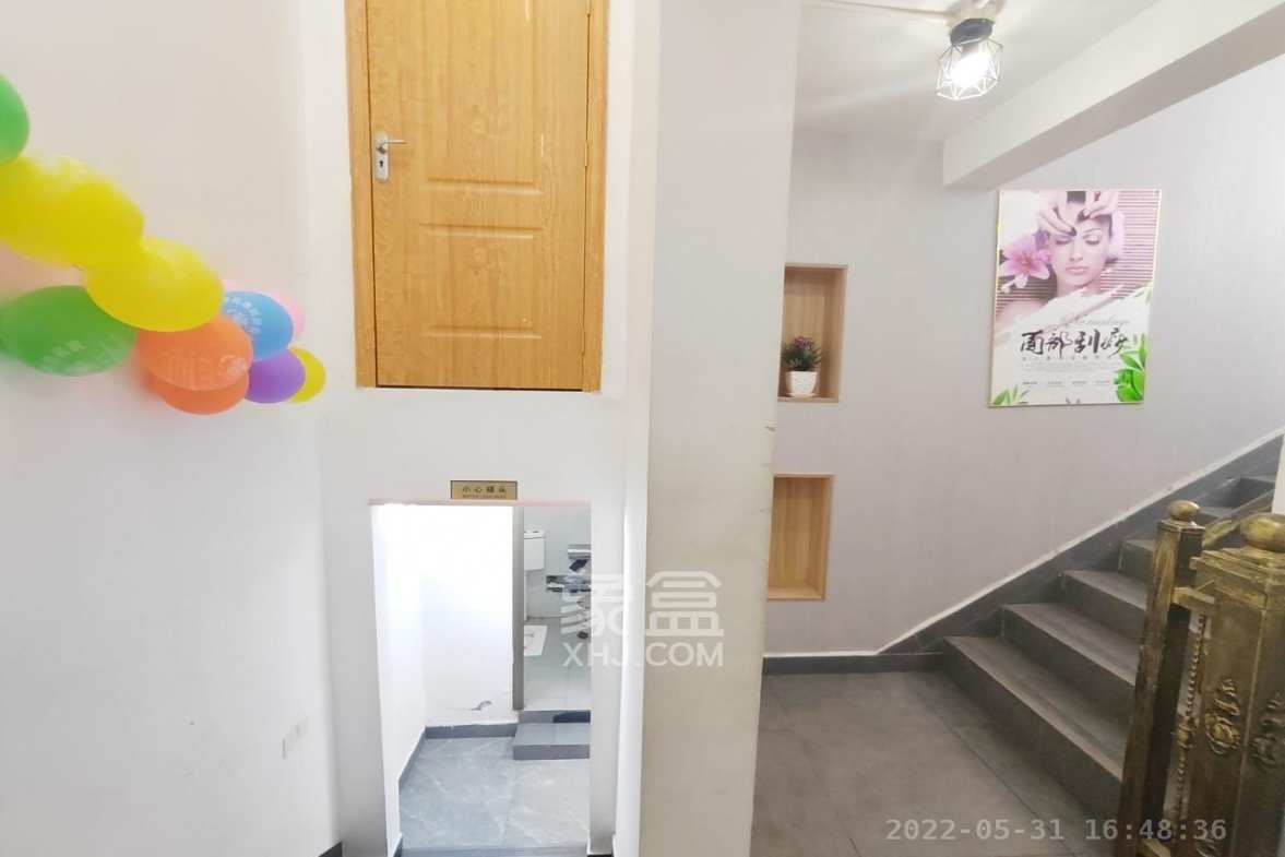 海德公园 4室1厅1卫 10000.0元/月 海德公园 4室1厅1卫 10000.0元/月室内图