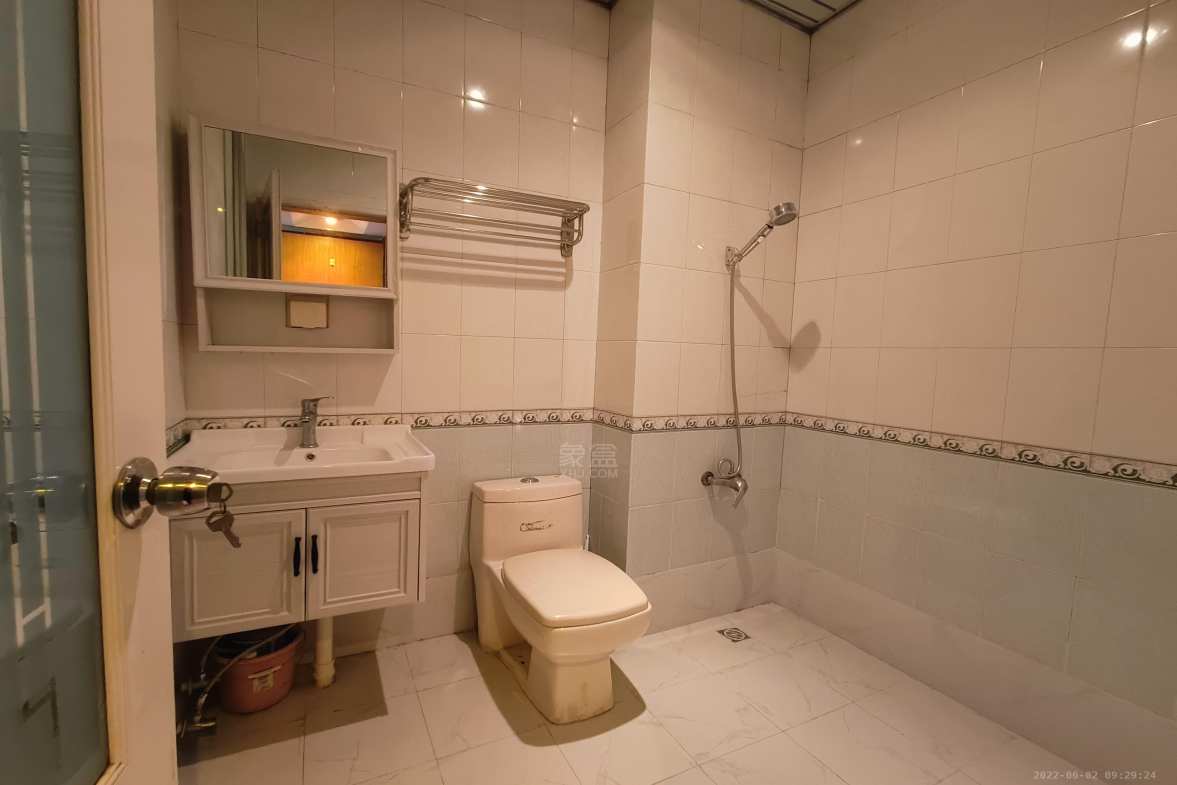 天元区朝阳小区 4室2厅2卫 1800.00元/月 天元区朝阳小区 4室2厅2卫 1800.00元/月室内图