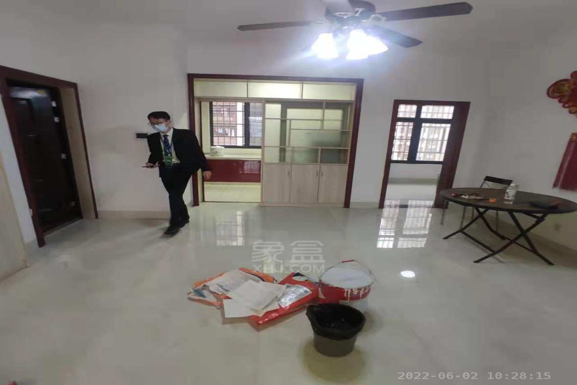 新塘家园安置小区  3室2厅2卫    1800.0元/月室内图