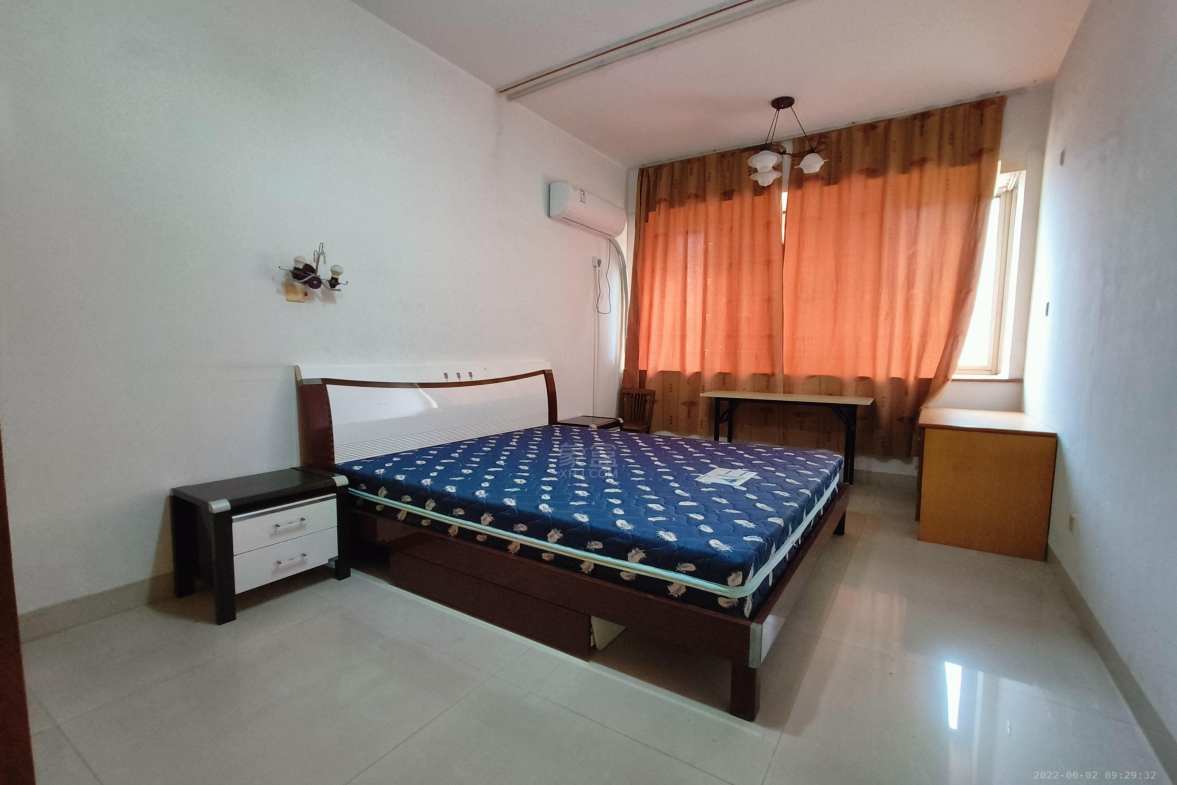 天元区朝阳小区 4室2厅2卫 1800.00元/月 天元区朝阳小区 4室2厅2卫 1800.00元/月室内图