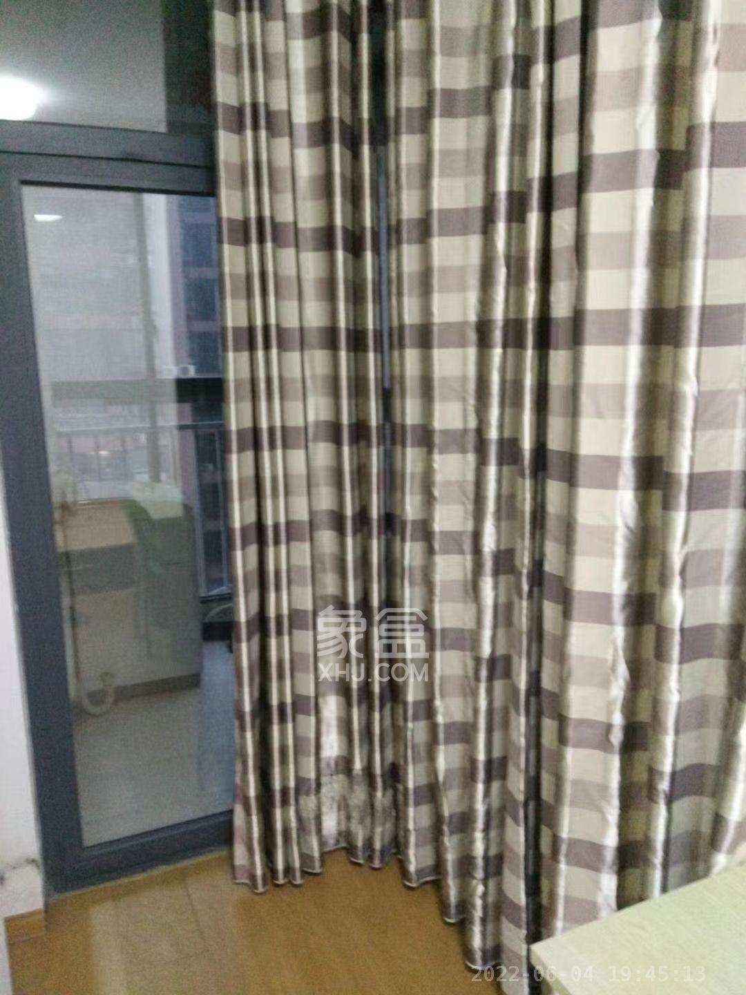 金领家族  2室2厅1卫    1500.0元/月室内图