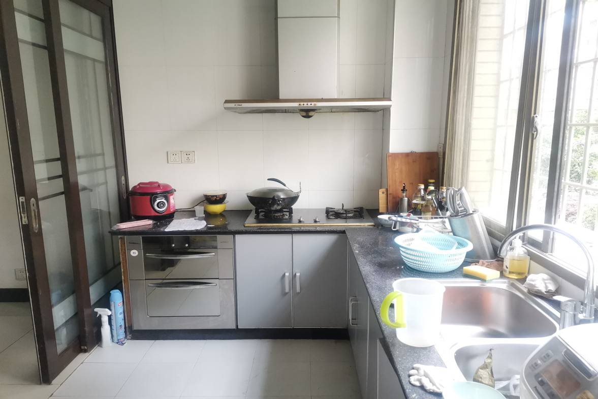 娄星区教育局家属区 4室2厅2卫 92.8万 娄星区教育局家属区 4室2厅2卫 92.8万客厅