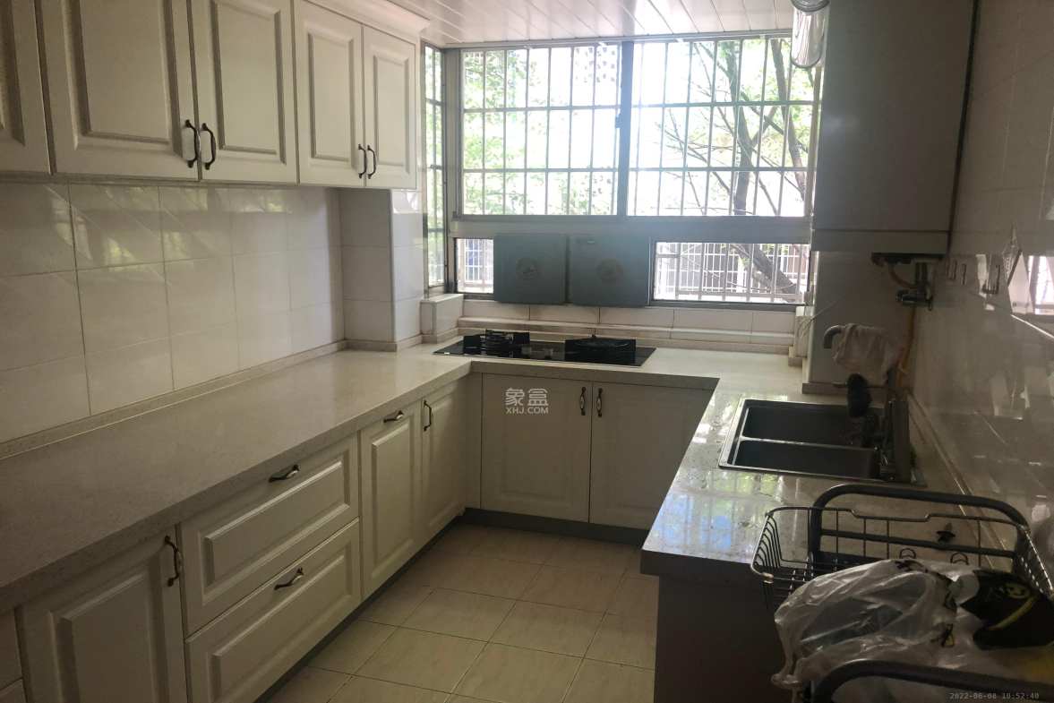 湘仪家园  3室2厅2卫    3200.0元/月 湘仪家园  3室2厅2卫    3200.0元/月室内图