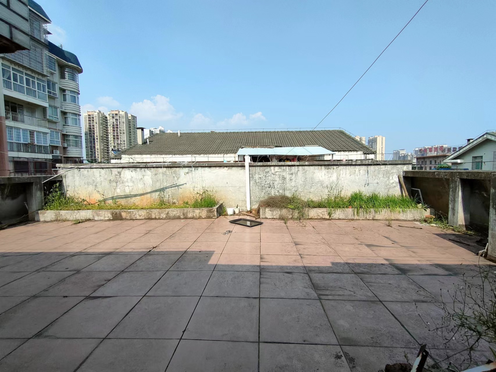 湘中园  5室3厅3卫    98.0万