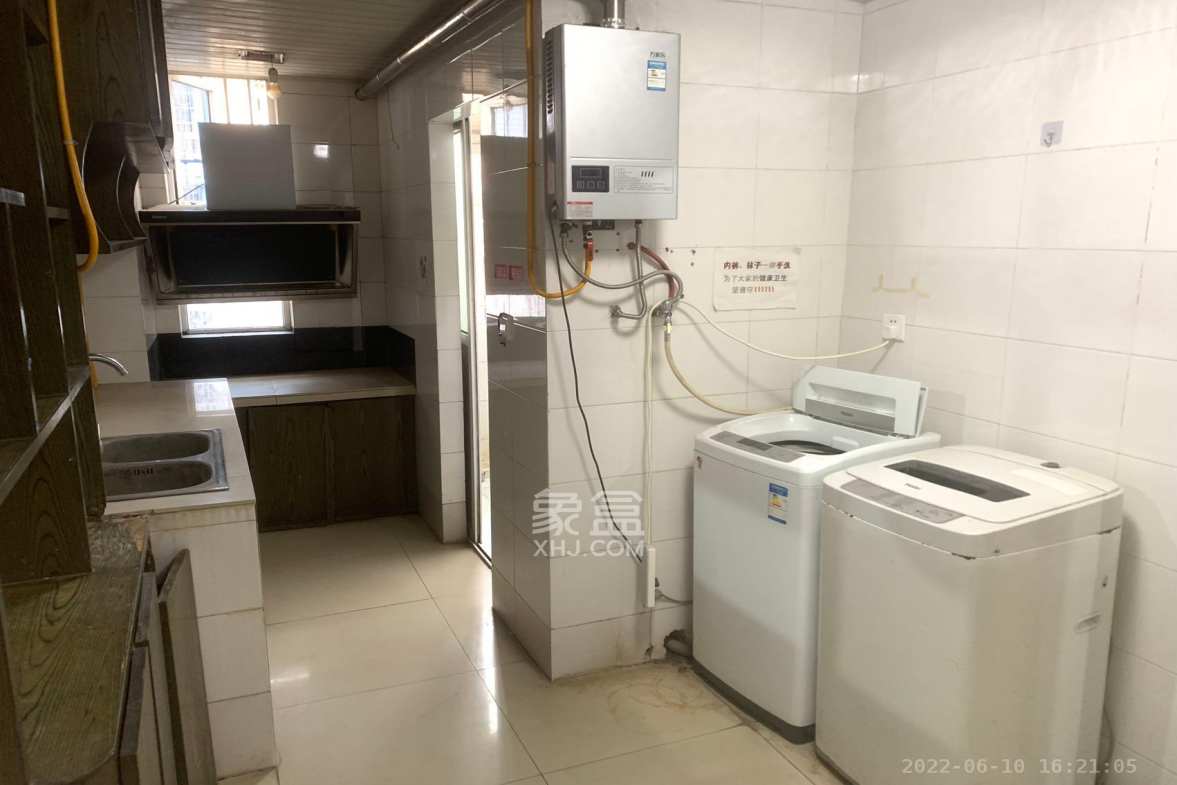 新世界商贸城  2室1厅1卫    2600.0元/月室内图