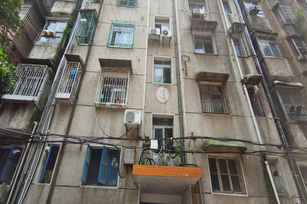 福泽大厦  3室2厅2卫   56.80万室内图1