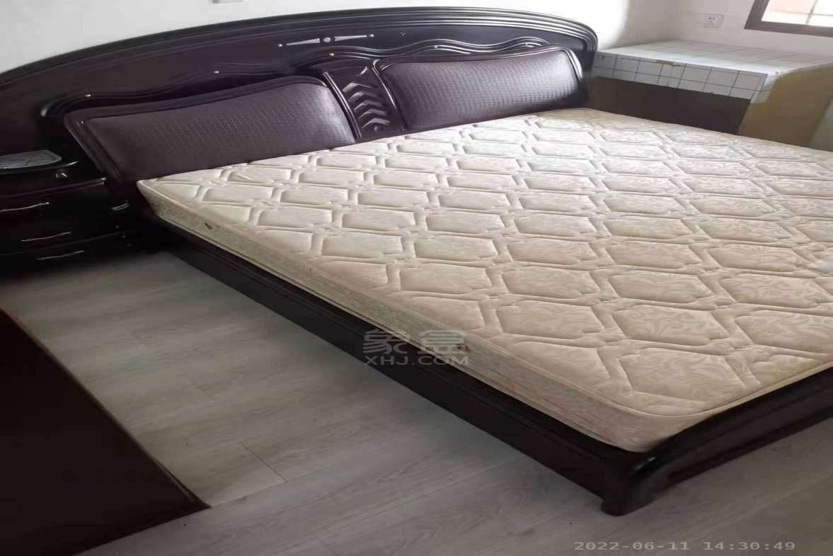 操坪社区 2室2厅1卫 1200.0元/月 操坪社区 2室2厅1卫 1200.0元/月室内图