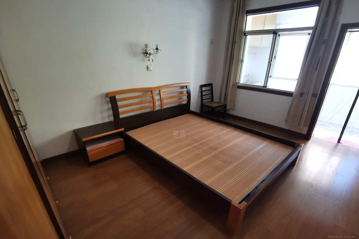 九九华帝  3室1厅1卫    1200.0元/月室内图