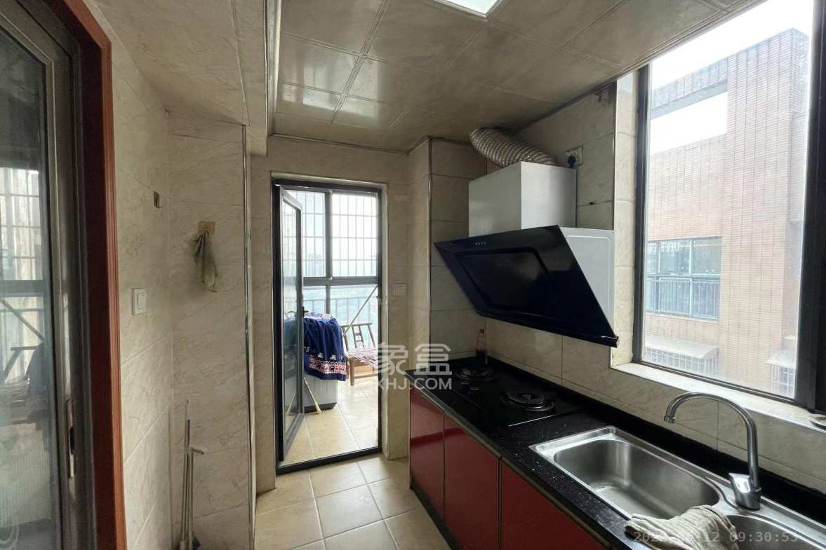 极目楚天  2室2厅1卫    2100.0元/月室内图