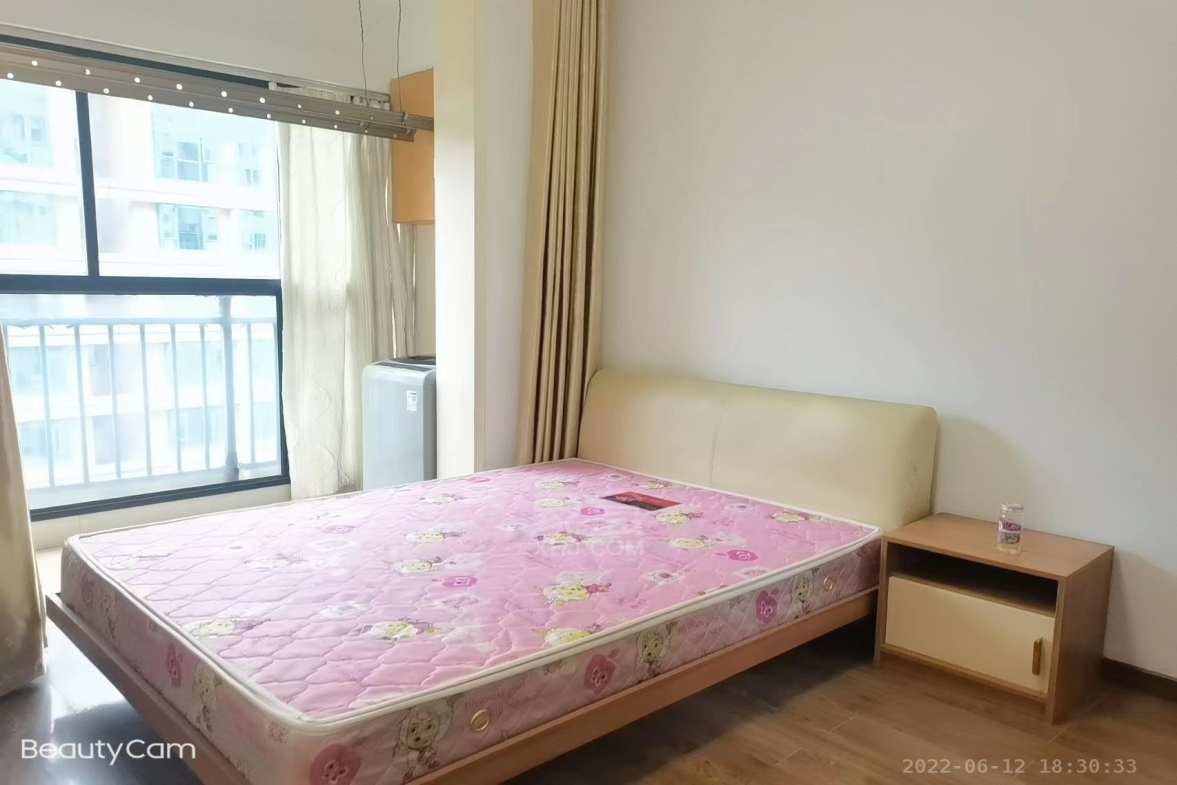 庐山春天一期桃李苑  3室2厅2卫    2500.0元/月 庐山春天一期桃李苑  3室2厅2卫    2500.0元/月室内图