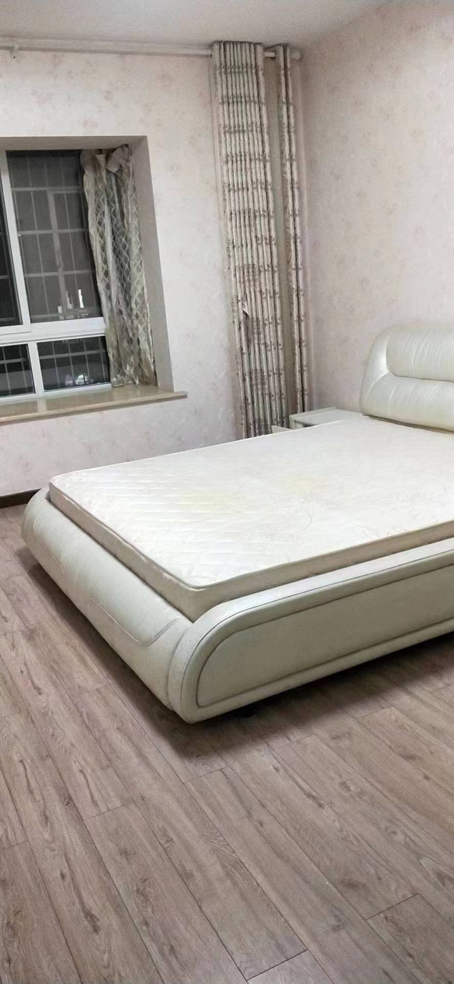 东方美景二期 3室2厅1卫 2400.0元/月 东方美景二期 3室2厅1卫 2400.0元/月室内图