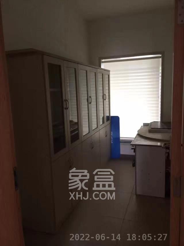 东一时区   330.0㎡     12000.00元/月室内图
