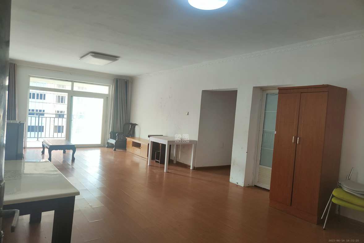 明天一城  3室2厅1卫    1800.0元/月室内图