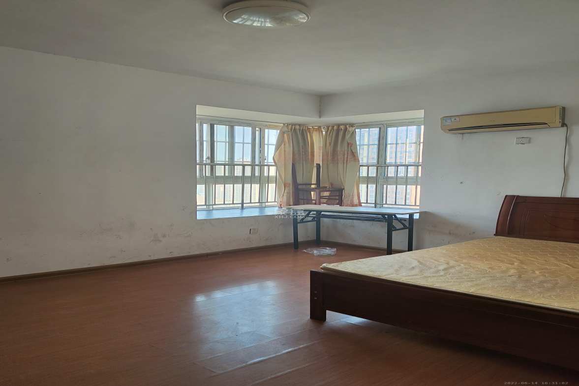 明天一城  3室2厅1卫    1800.0元/月室内图