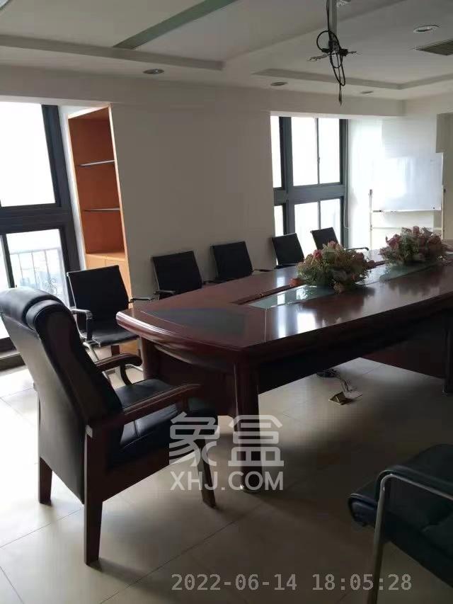 东一时区   330.0㎡     12000.00元/月室内图