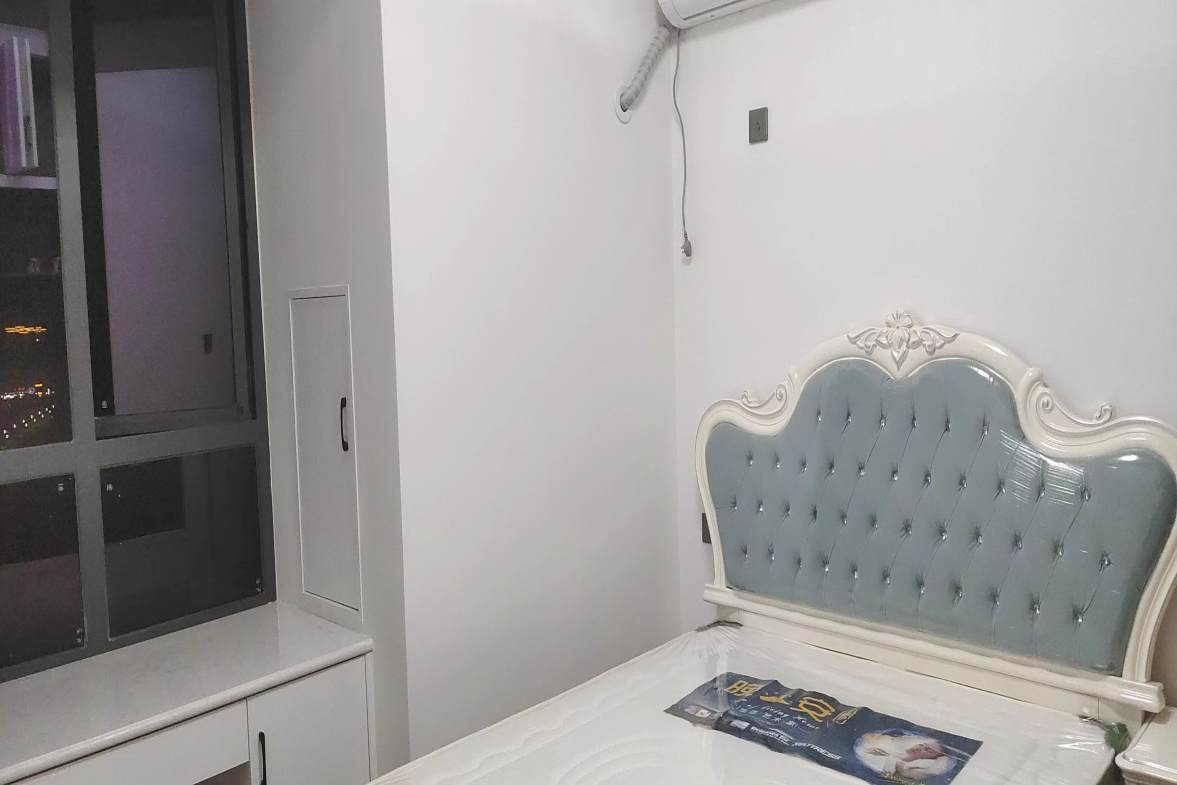 诚信东郡  0室0厅0卫    72.8万客厅