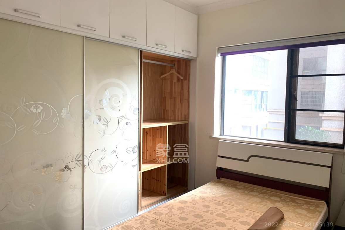 上海城小区 3室2厅1厨2卫 2400.00元/月客厅