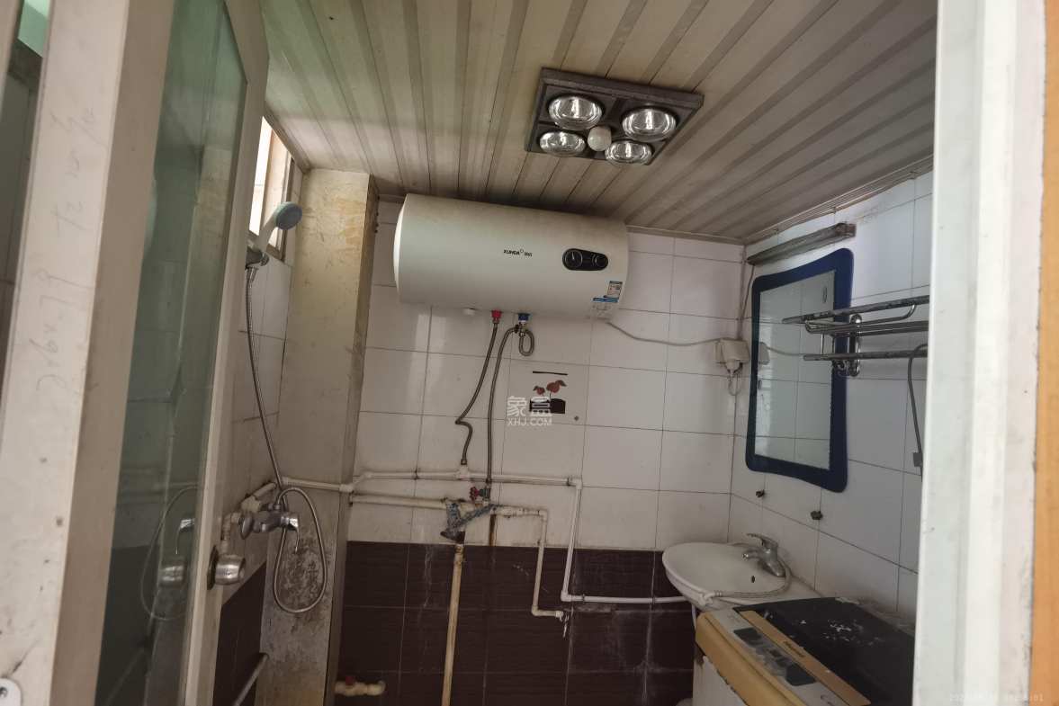 中南汽车世界  3室2厅2卫    1200.0元/月 中南汽车世界  3室2厅2卫    1200.0元/月室内图