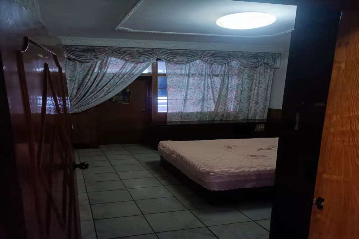 公园社区(青山小区) 2室2厅1卫 24.8万 公园社区(青山小区) 2室2厅1卫 24.8万客厅