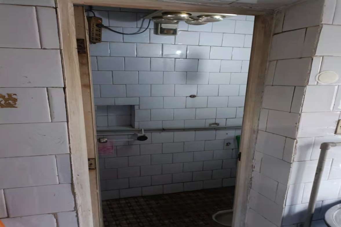 公园社区(青山小区) 2室2厅1卫 24.8万 公园社区(青山小区) 2室2厅1卫 24.8万客厅