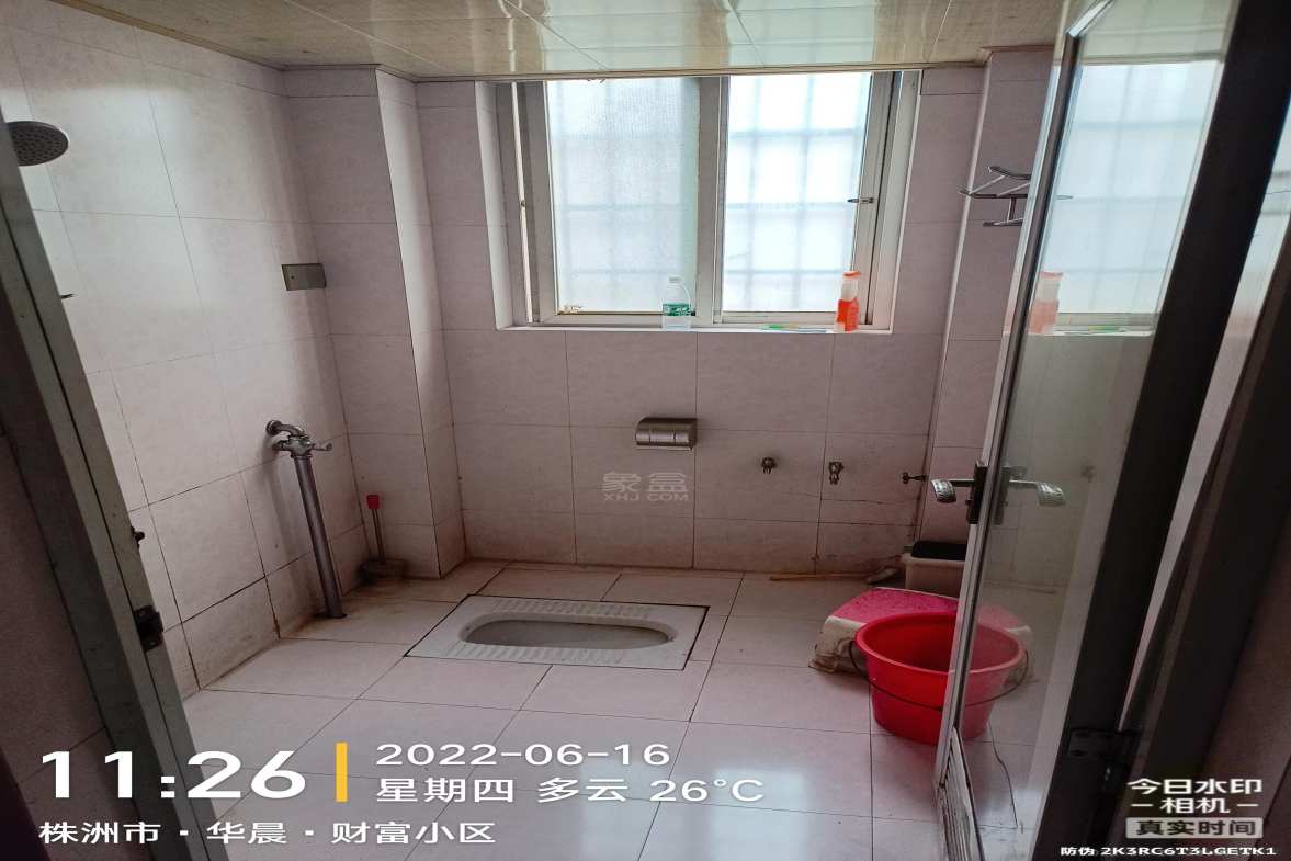 财富小区 3室2厅2卫 1400.0元/月 财富小区 3室2厅2卫 1400.0元/月室内图