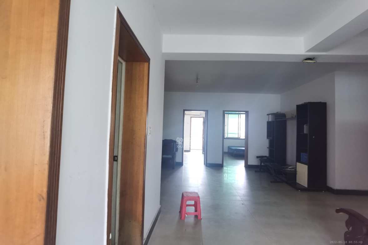 中南汽车世界  3室2厅2卫    1200.0元/月 中南汽车世界  3室2厅2卫    1200.0元/月室内图