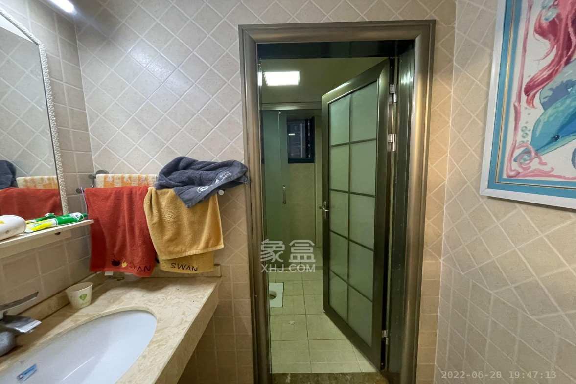 藏珑湖上国际花园 4室2厅1卫 5800.0元/月 藏珑湖上国际花园 4室2厅1卫 5800.0元/月室内图